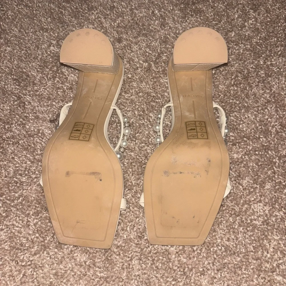 Dolce Vita Cream Chain-Link Sandals - Picture 4 of 5